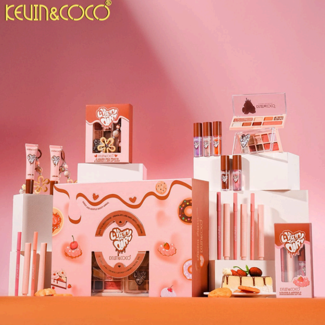 Love Is In The Air Makeup Gift Set – 16 Pieces