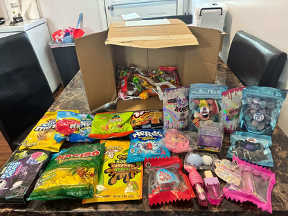 VARIETY CANDY DELUXE BOX | Mexican-American Candy Mix